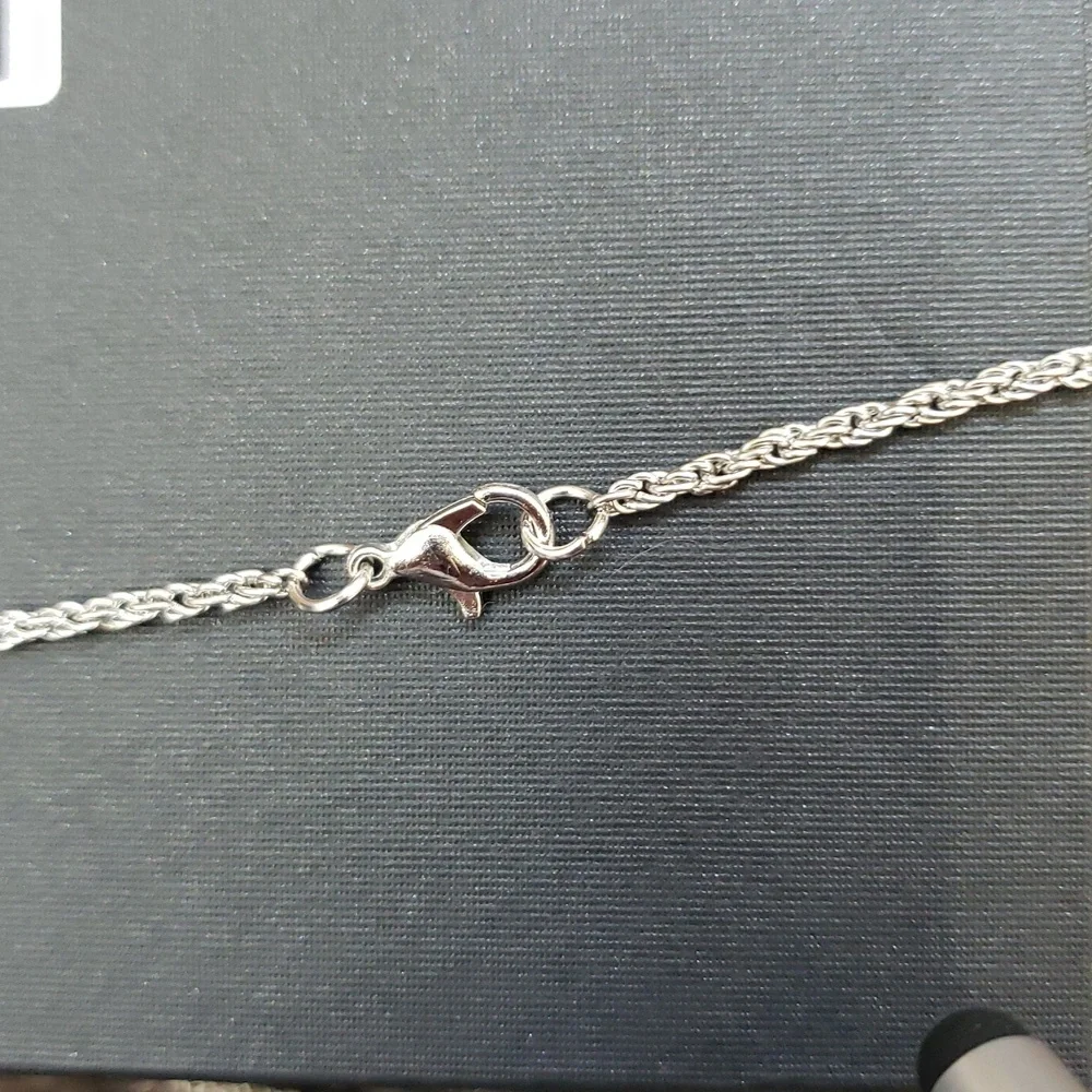 Leaf Pendant Necklace